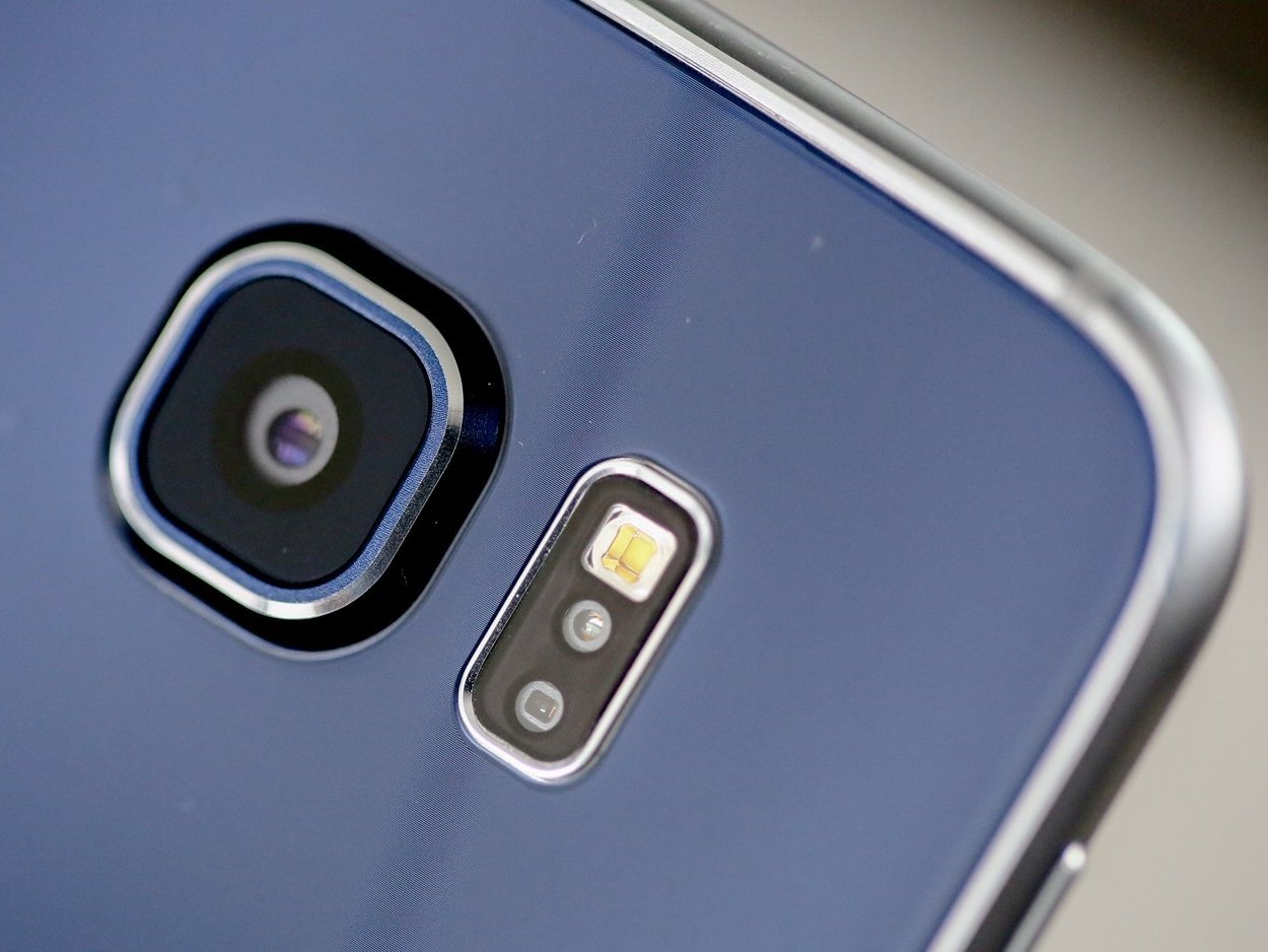 Smartphone het thoi chay dua megapixel hinh anh