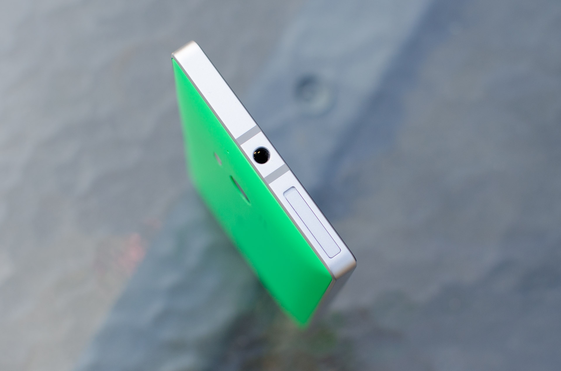 Thach thuc cho Nokia khi quay lai thi truong Viet Nam hinh anh