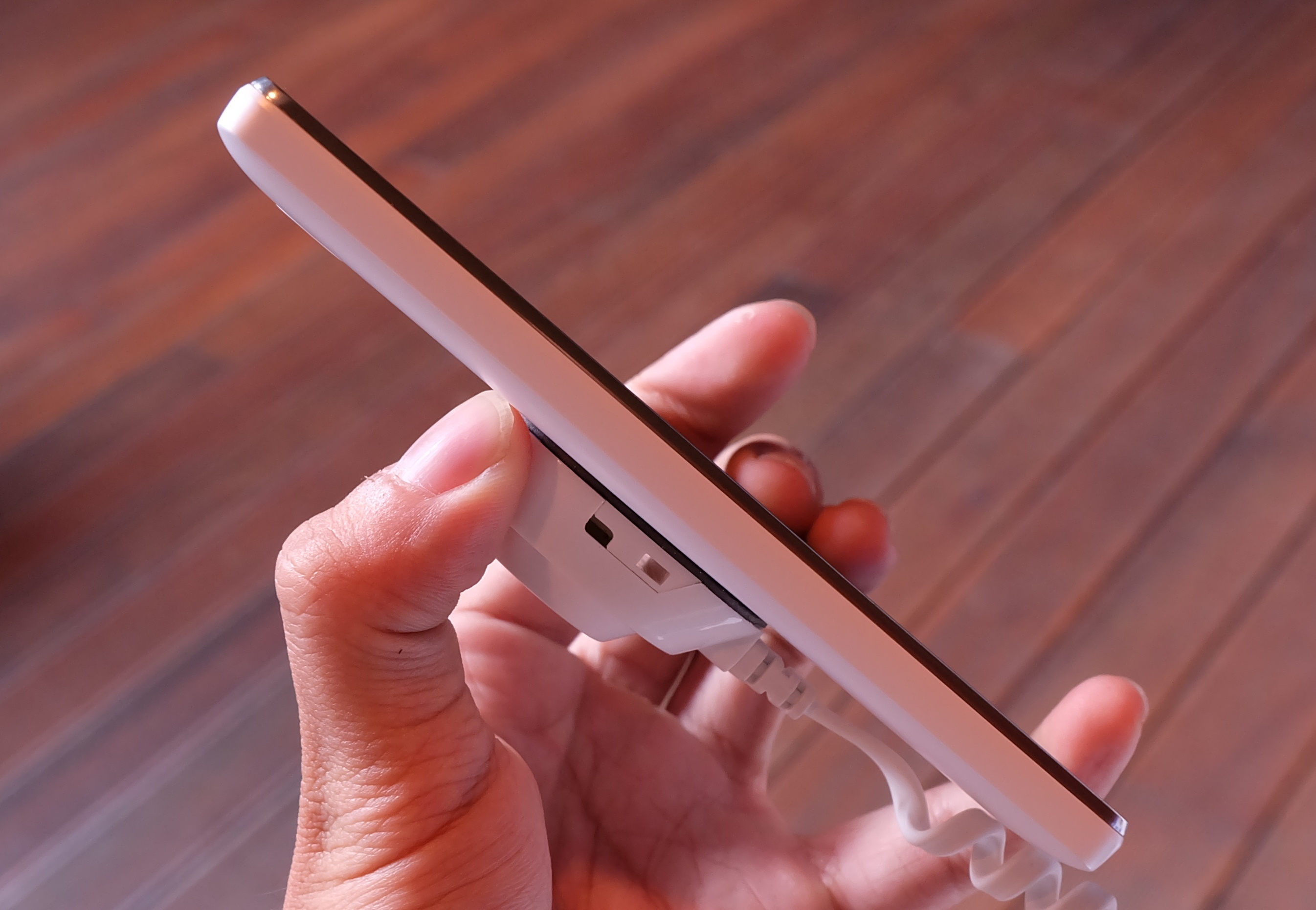 ra mat Neffos C5 anh 4