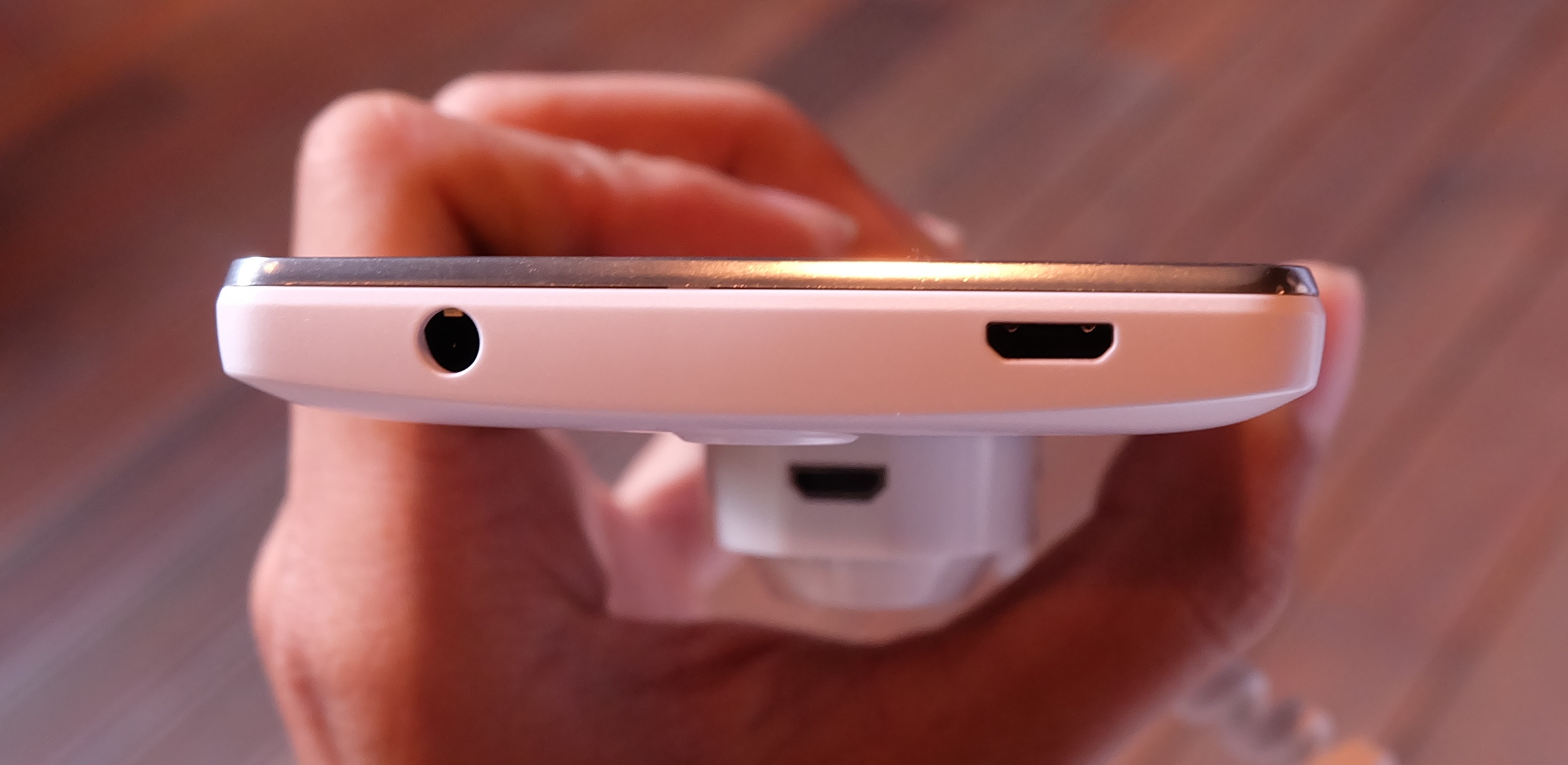 ra mat Neffos C5 anh 8