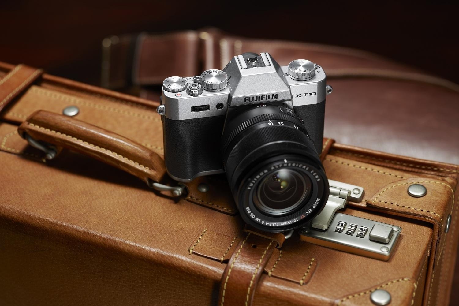 Nhung camera du lich dang mua nhat he nay hinh anh