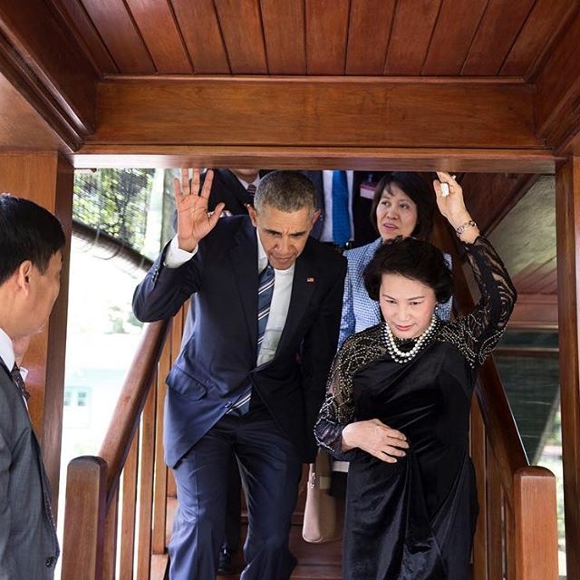 Anh, video duoc chia se nhieu ve chuyen tham VN cua Obama hinh anh