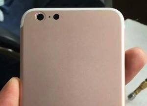 iPhone 7 vang hong lo dien mat lung hinh anh