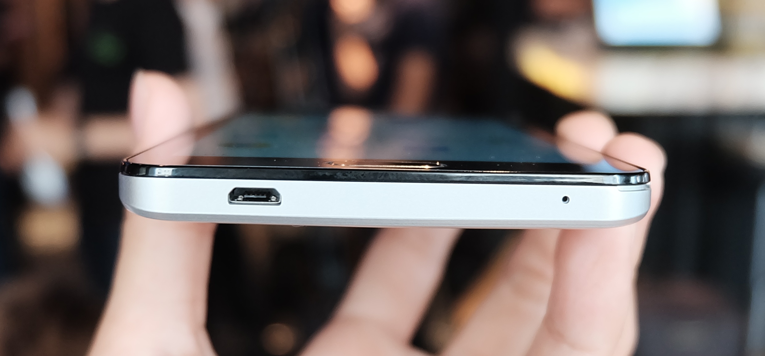 Flash Plus 2 ra mat o viet nam anh 8