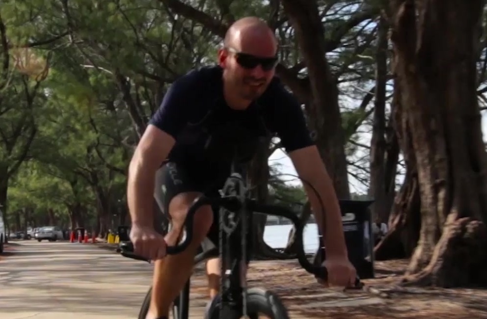 Xe dap chay bang tay, tap the hinh toan than hinh anh