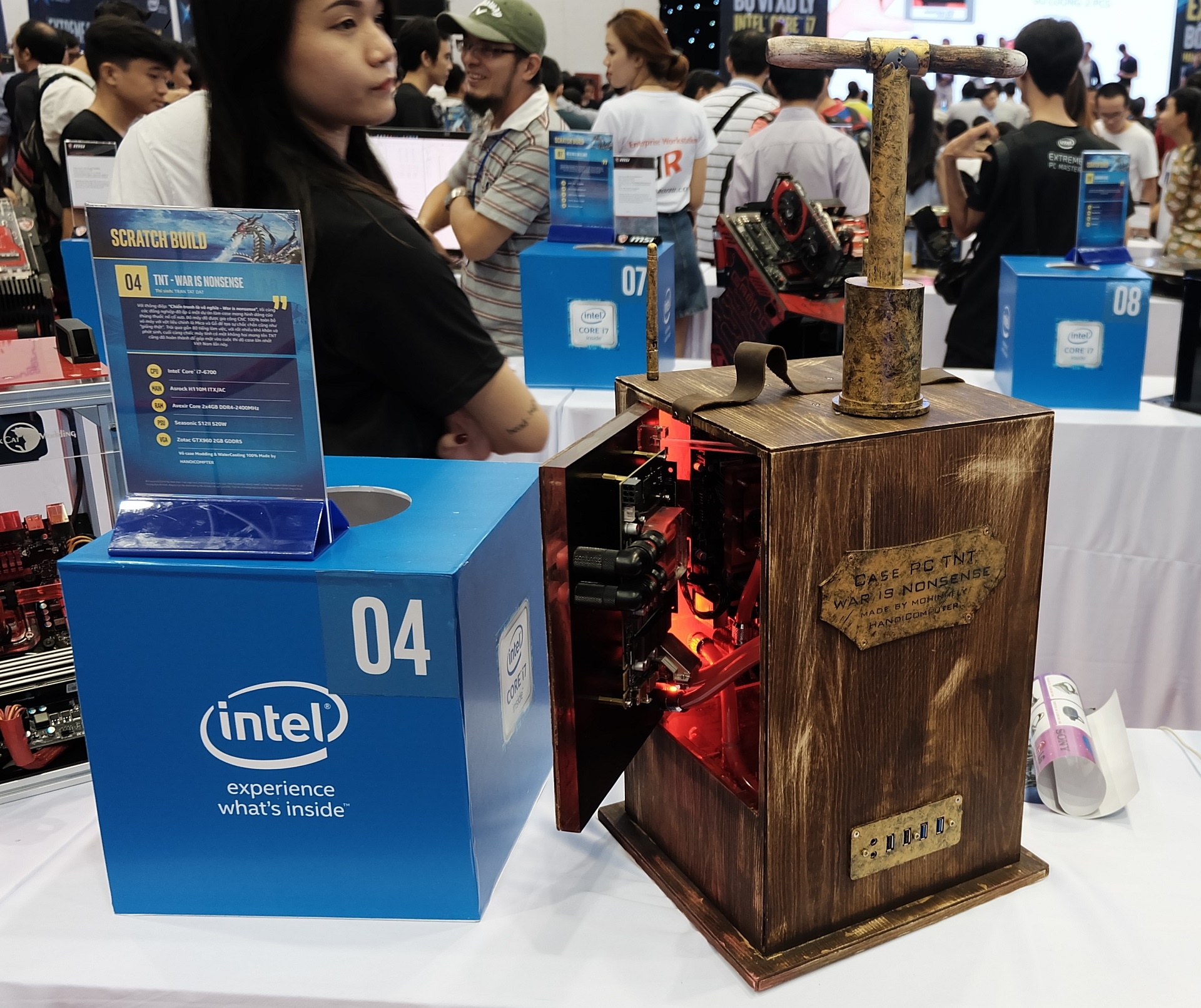 Case may tinh do o Sai Gon anh 5