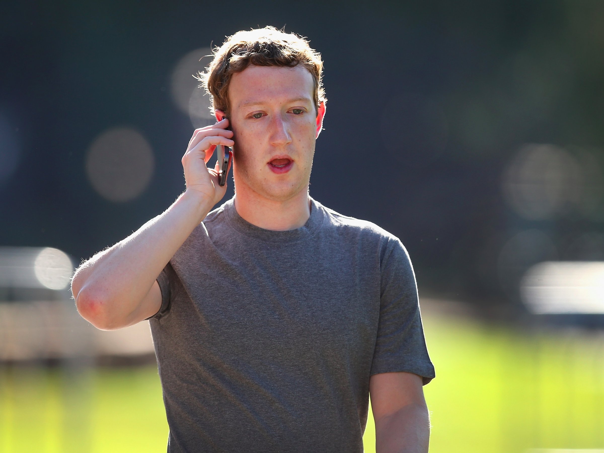 Mark Zuckerberg xay tuong khien cong dong gian du hinh anh