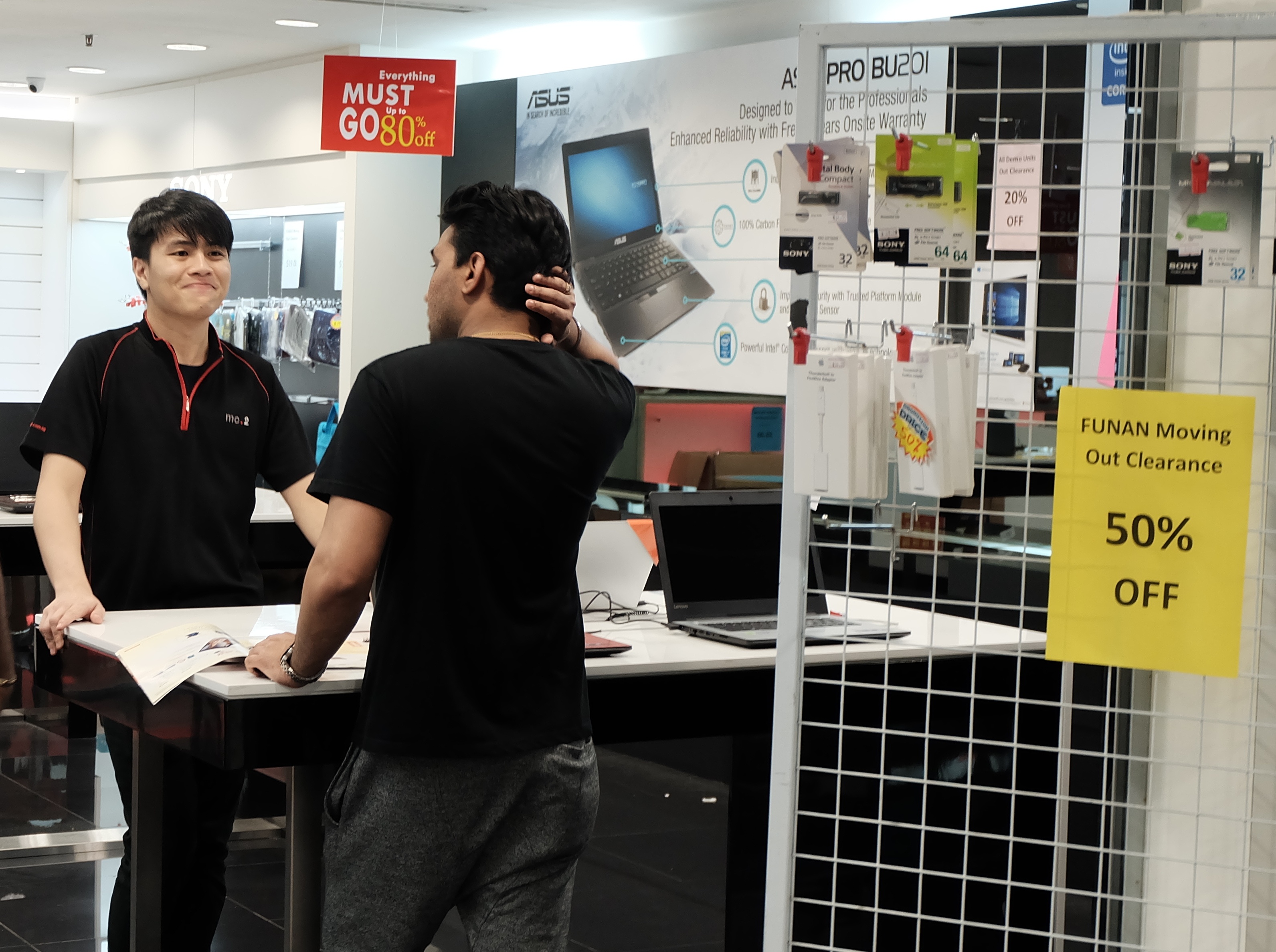 Sieu thi cong nghe Funan dong cua anh 15