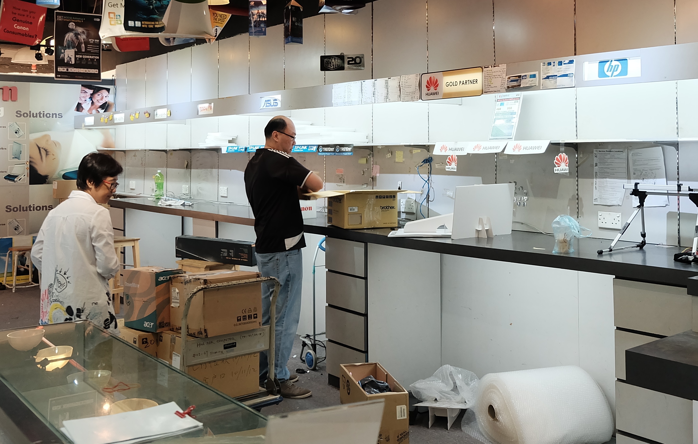 Sieu thi cong nghe Funan dong cua anh 12