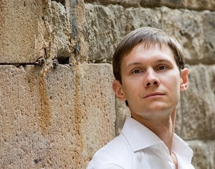 Chu trang torrent lon nhat the gioi bi bat hinh anh