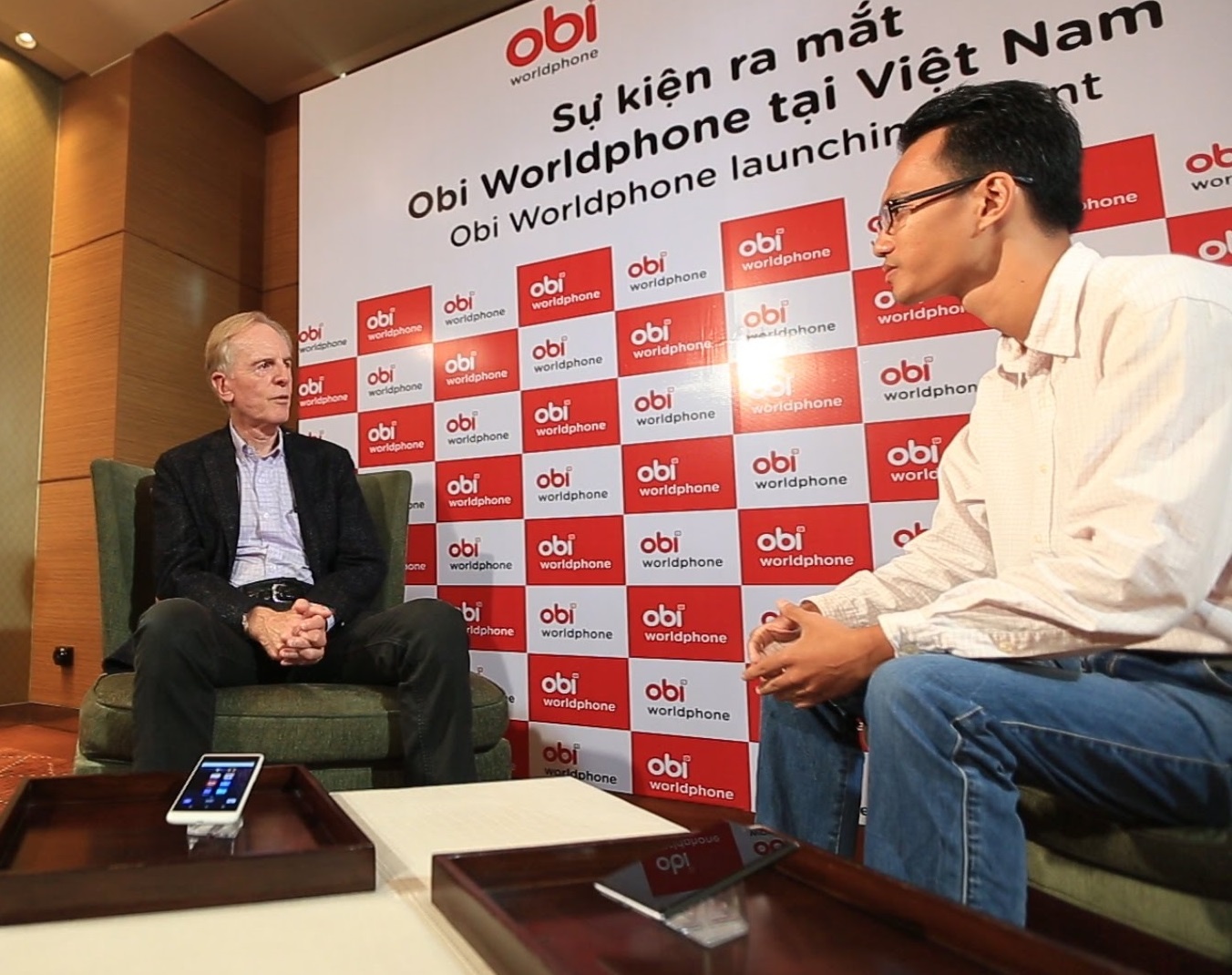 dien thoai moi tai Viet Nam anh 2