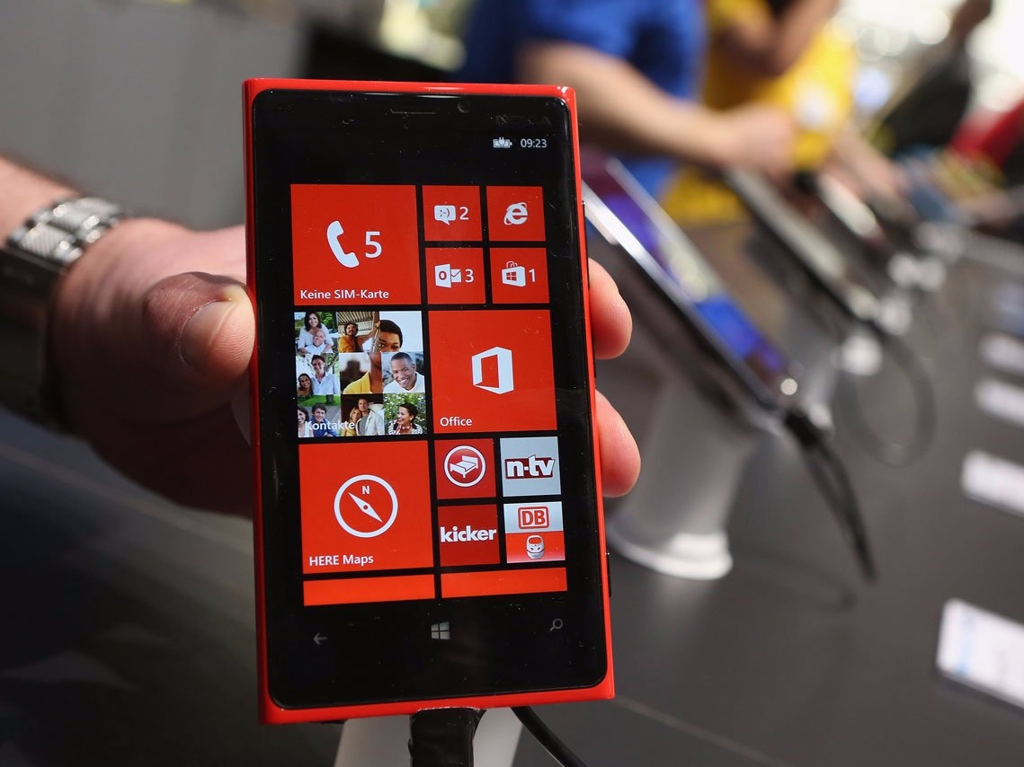 dien thoai Nokia chay Android tro lai anh 1