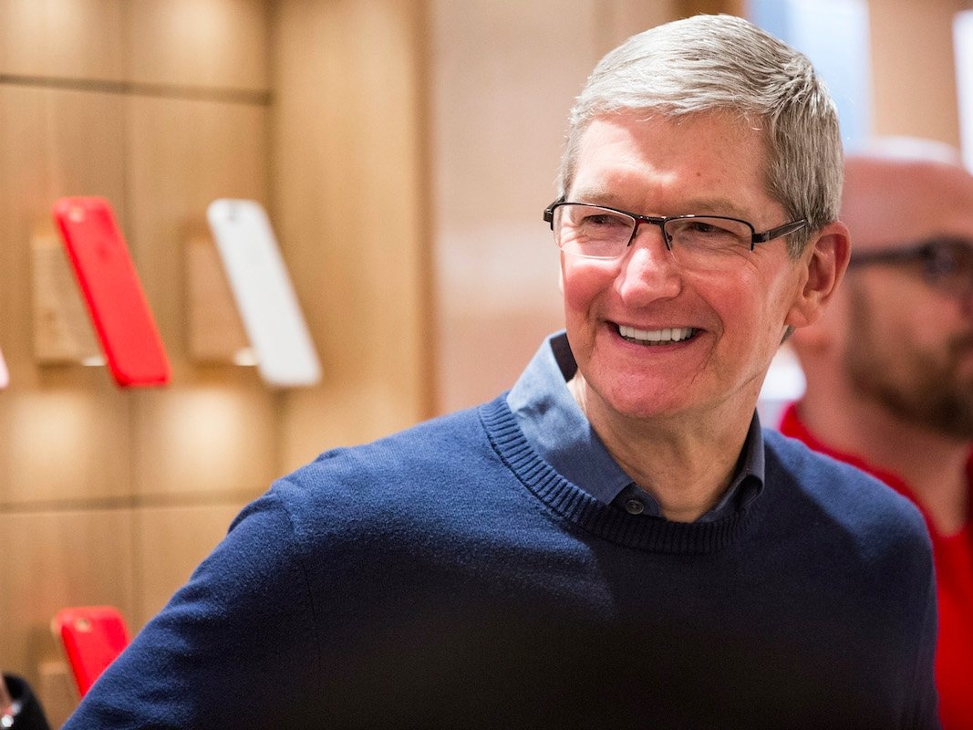 Gia co phieu Apple tang truong manh hon Bitcoin trong nam 2021 hinh anh