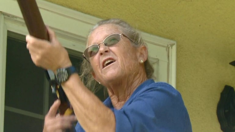 Ba cu ban ha drone vi lam tuong no gay hai hinh anh