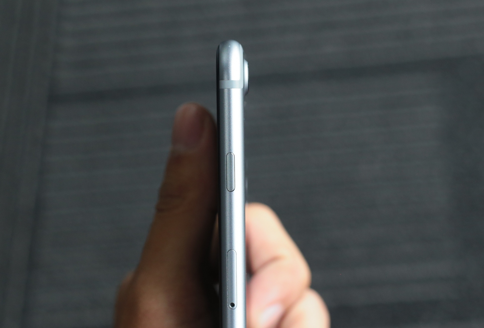 iPhone 7 Plus mau xam anh 10