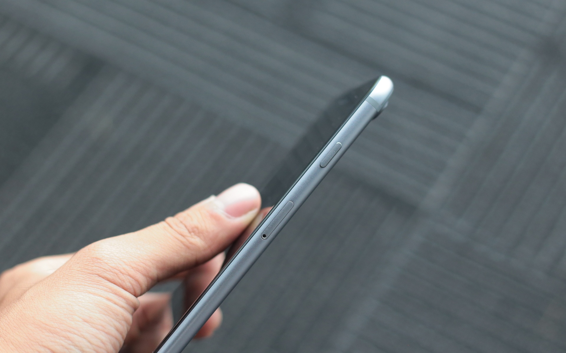 iPhone 7 Plus mau xam anh 5