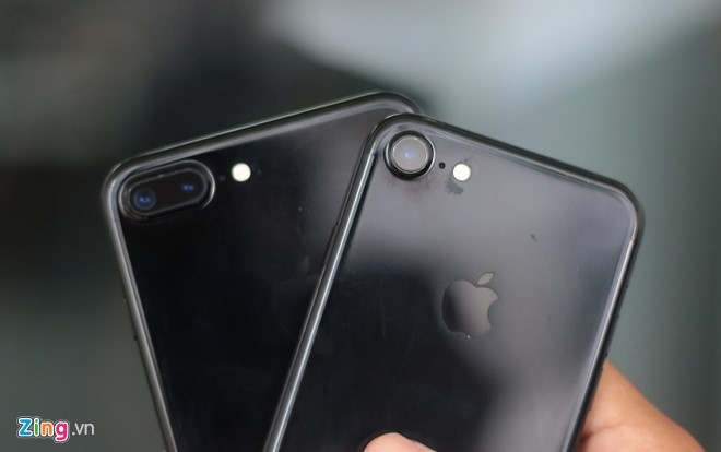 iPhone 7 jet black de tray anh 1