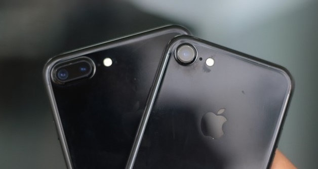 'Dung quan tam tray xuoc khi dung iPhone 7 Jet Black' hinh anh