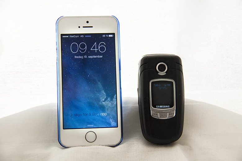 Dien thoai nap gap tro lai thi truong hinh anh