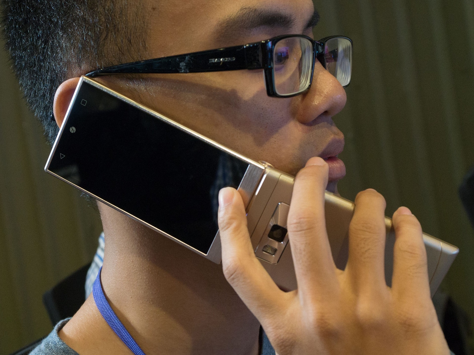 Dien thoai nap gap van con nhieu tiem nang tai Viet Nam hinh anh