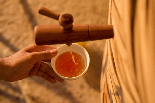 Nuoc mam 'xin' duoc san xuat nhu the nao? hinh anh