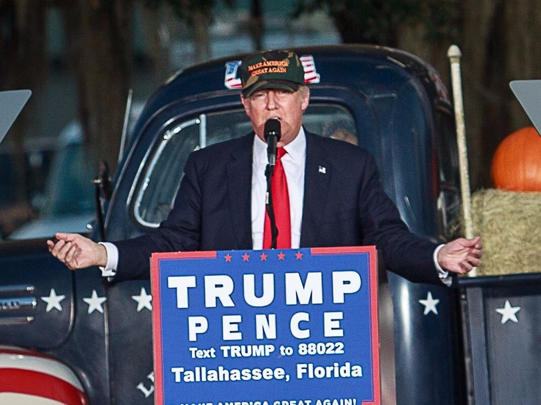 Donald Trump tim su ung ho o bang tranh chap Florida hinh anh