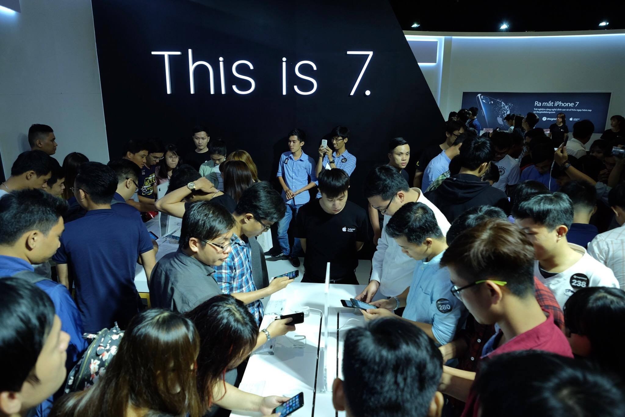 iphone 7 cứu nhà bán lẻ ảnh 3 iphone 7 cuu nha ban le anh 3