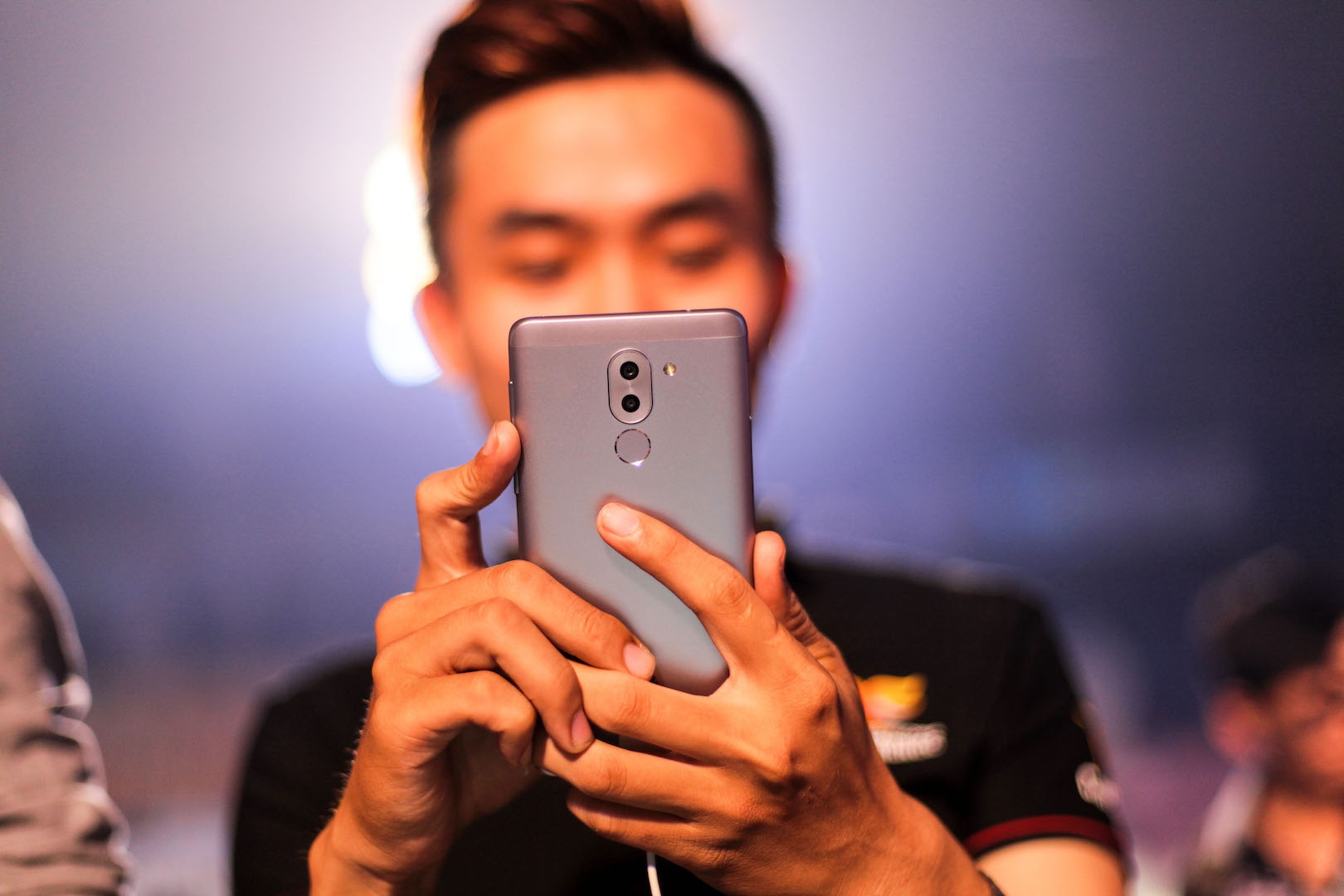 Gia Huawei GR5 2017 o Viet Nam anh 2