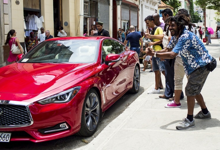 Chiec xe hoi My dau tien den Cuba sau 58 nam hinh anh