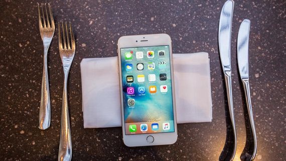 2016 - nam day bien dong cua thi truong smartphone hinh anh