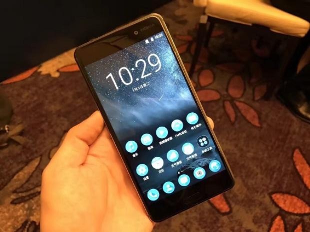 Nokia 6 nhan hon 250.000 don dat hang chi sau 24 gio hinh anh