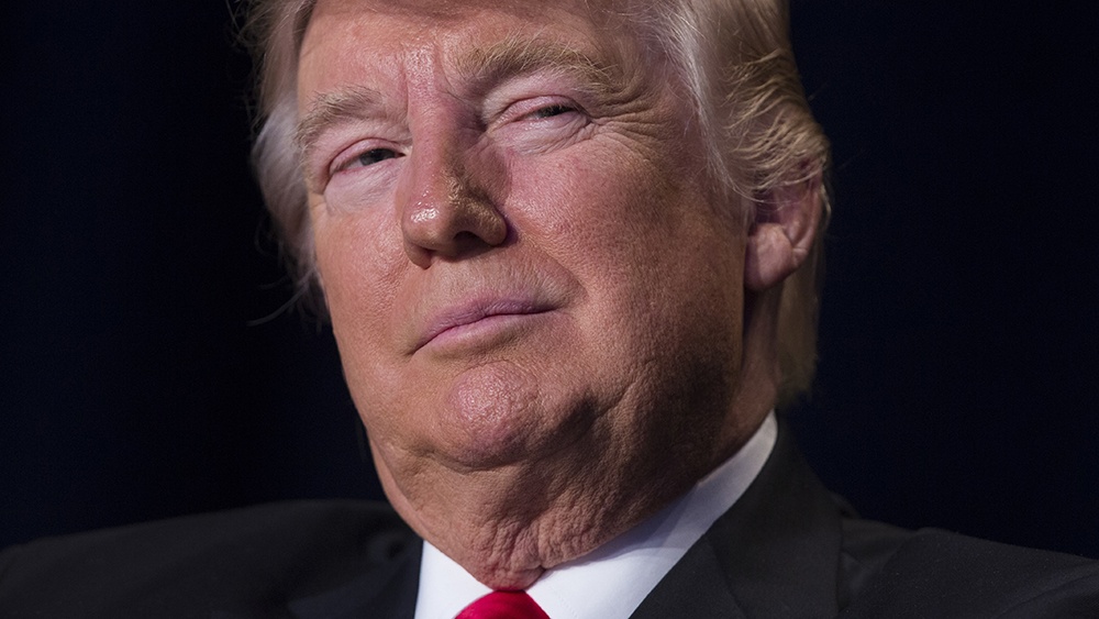 Donald Trump cam on Samsung vi xay nha may o My hinh anh