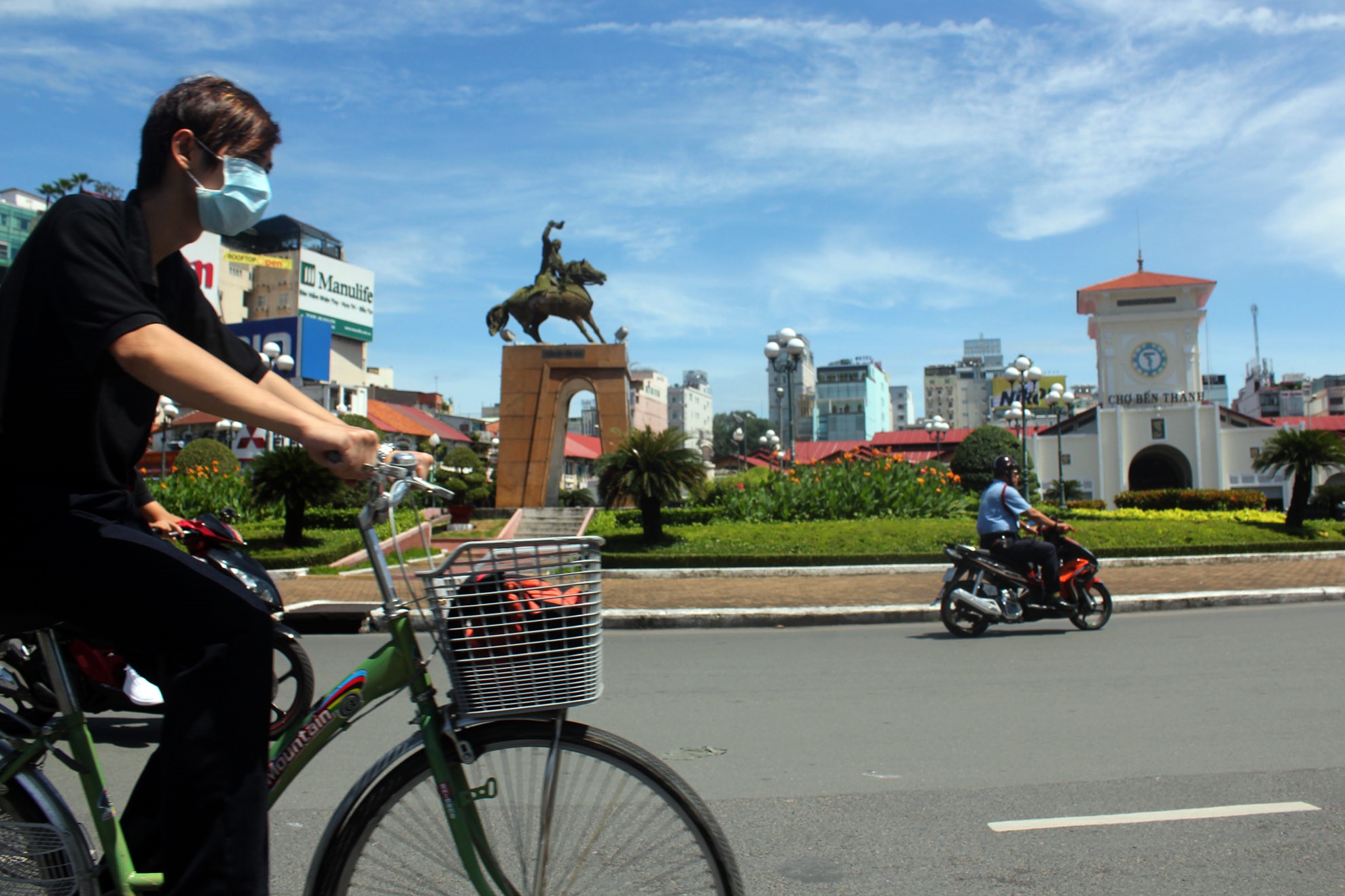 Nhung cong trinh bieu tuong da bien mat o Sai Gon hinh anh
