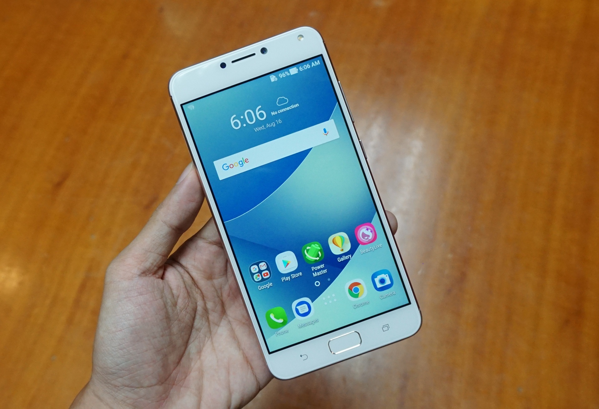 Asus ra mat Zenfone 4 Max Pro tai Dai Loan hinh anh