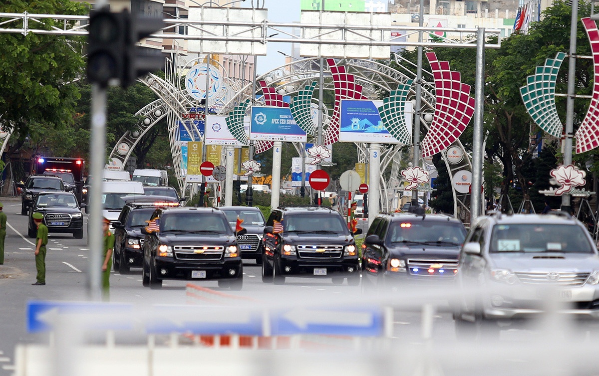 Nhat ky APEC 11/11: Ong Trump khong di 'The Beast' khi roi Da Nang hinh anh