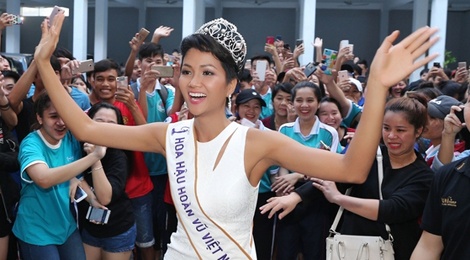 Tan Hoa hau H'Hen Nie, Karik la cac sao hot nhat mang xa hoi tuan qua hinh anh