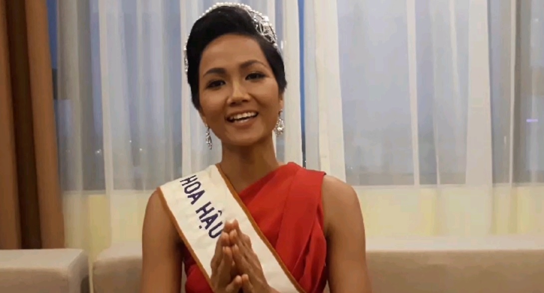 Hoa hau Hoan vu Viet Nam H'Hen Nie chuc mung U23 Viet Nam hinh anh