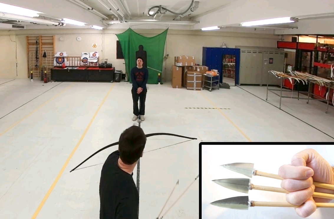 Chang 'Robin Hood' hien dai voi kha nang ban ten chuyen huong nhu phim hinh anh