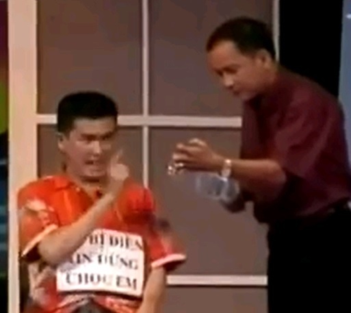 Dong ho roi ram khien Nhat Cuong 'phat dien' hinh anh