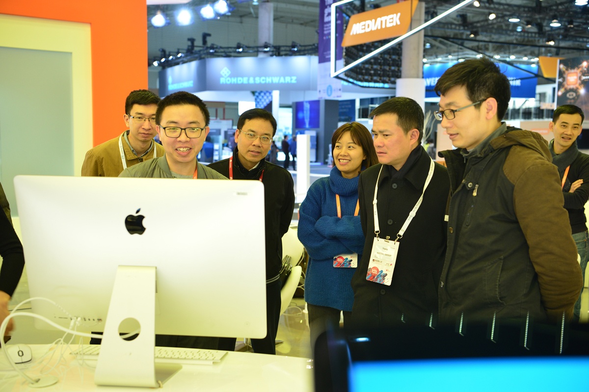 Gian hang Viettel o MWC 2018 anh 31