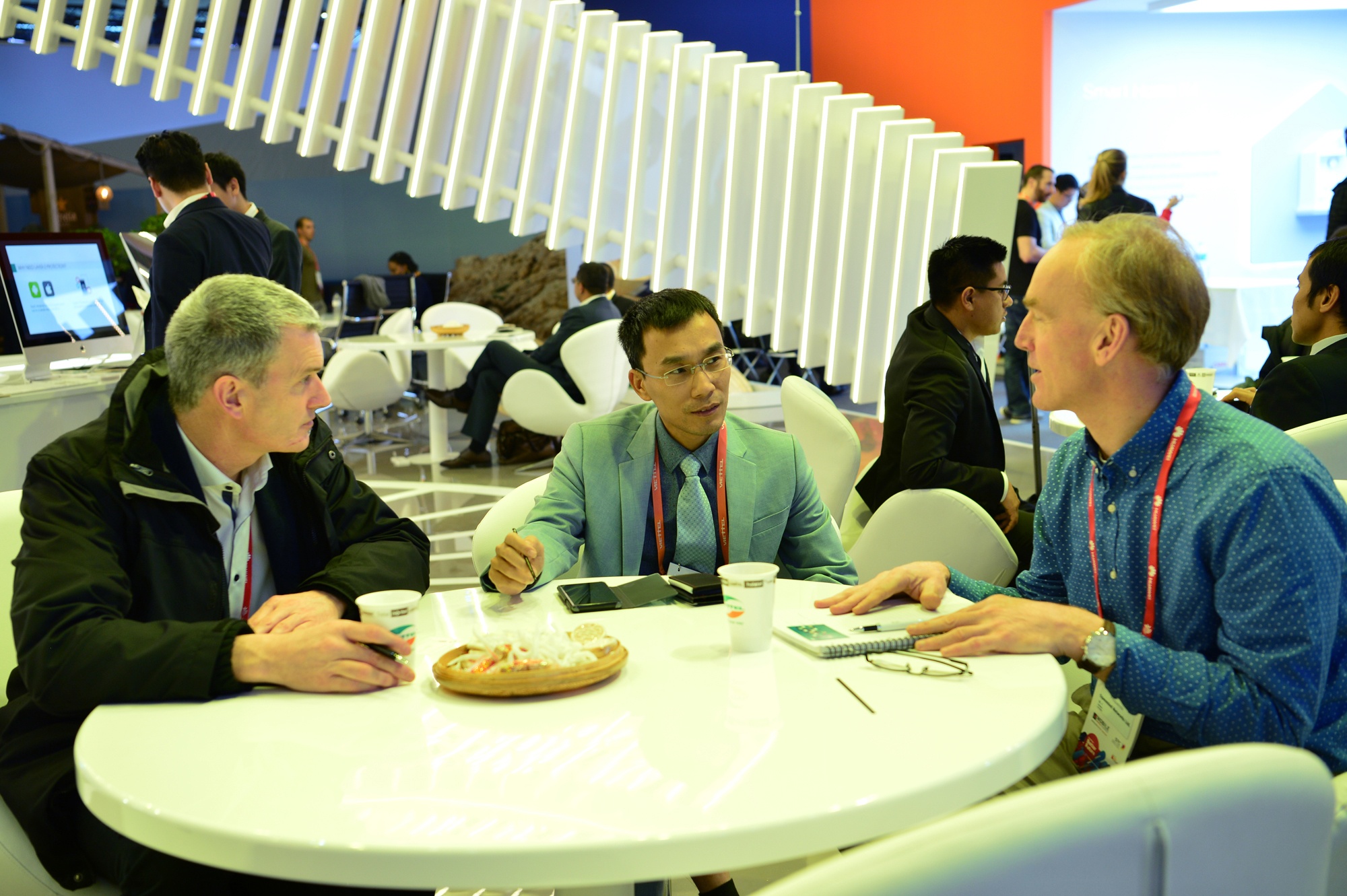 Gian hang Viettel o MWC 2018 anh 13