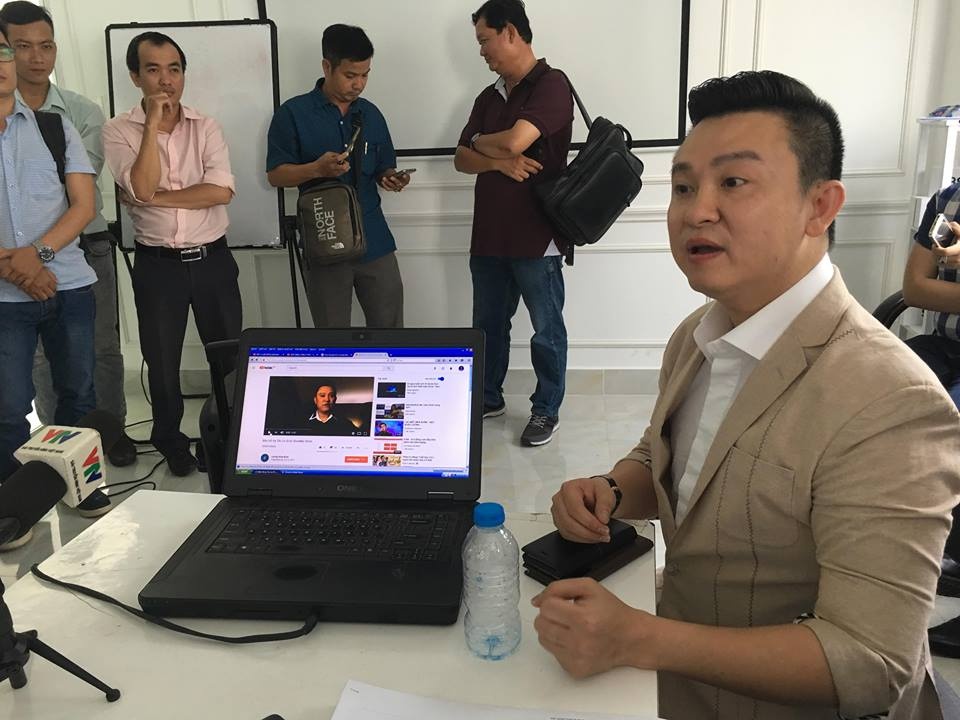 Ong Diep Khac Cuong: 'Dam Vinh Hung va toi chua tung hop tac iFan' hinh anh