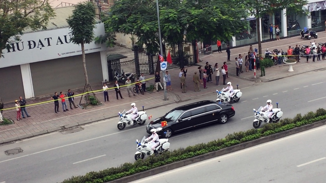 Doan xe cho ong Kim Jong Un ve Lang Son hinh anh
