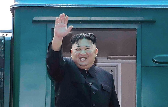 Quan dan reo ho luc 3h sang don ong Kim Jong Un o Binh Nhuong hinh anh