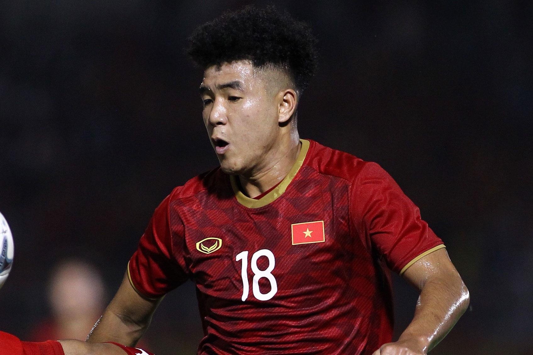 Ha Duc Chinh buoc tap tenh, rat vui khi ghi ban hinh anh