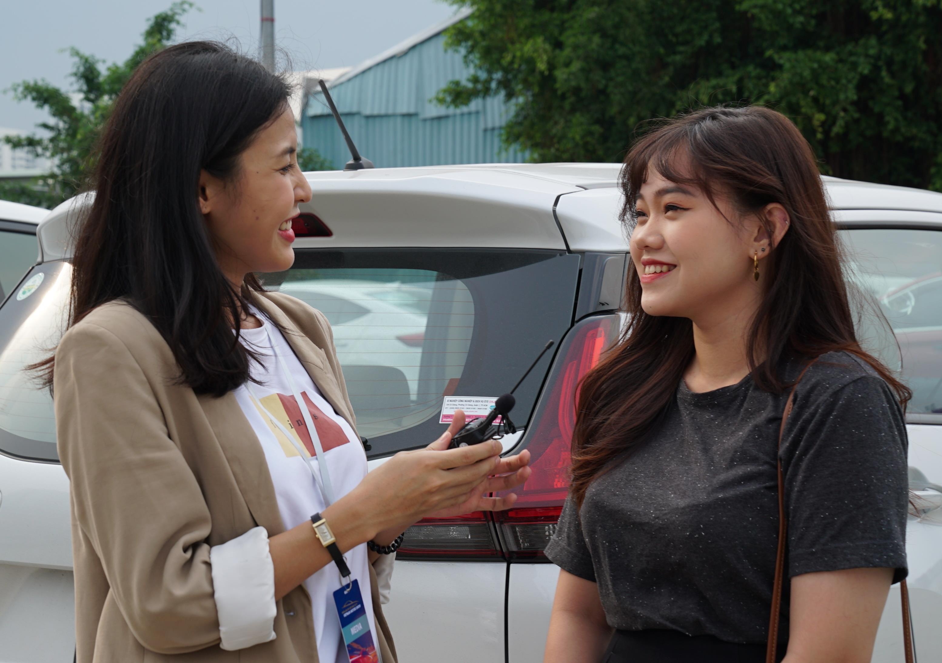 'Den VMS de xem VinFast thuc su co giong trong hinh khong?' hinh anh