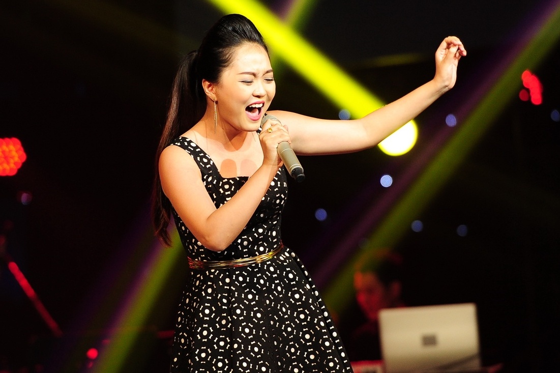 Thu Phuong pha cach khi hat 'It's not goodbye' hinh anh