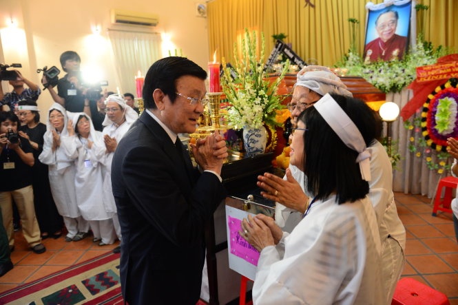 Chu tich nuoc vieng Giao su Tran Van Khe hinh anh