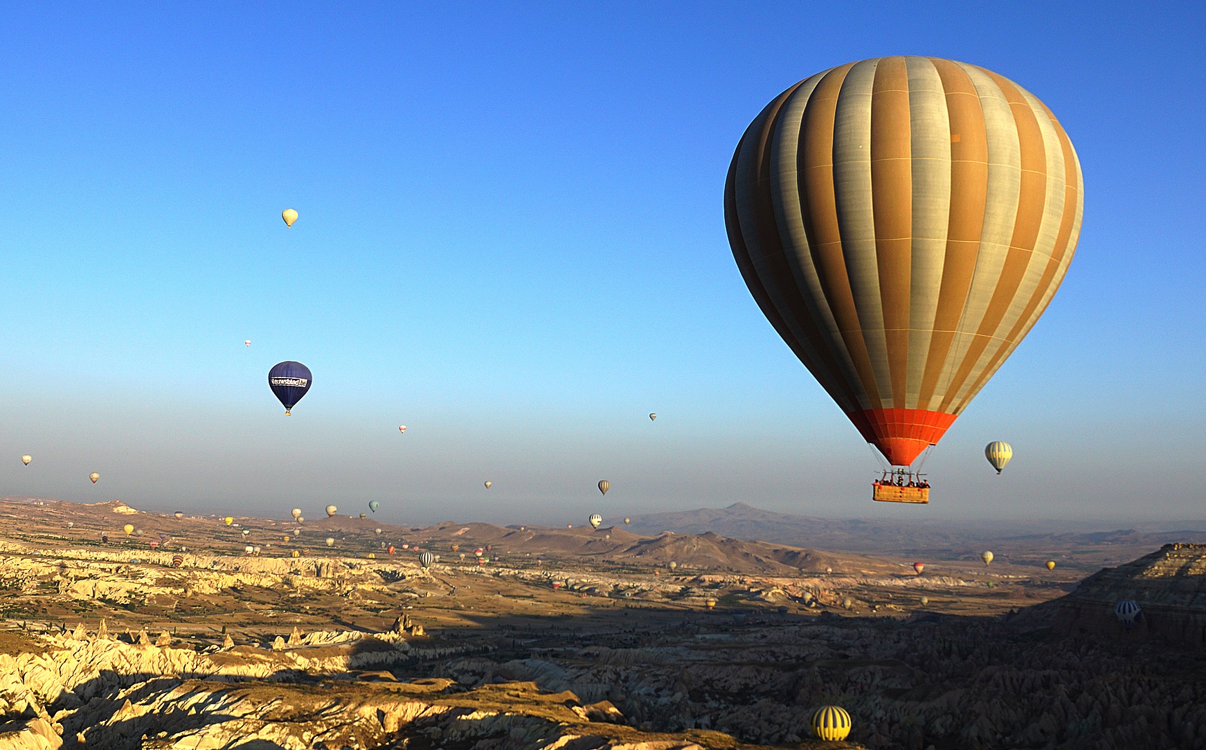 Ky quan thien nhien Cappadocia nhin tu khinh khi cau hinh anh