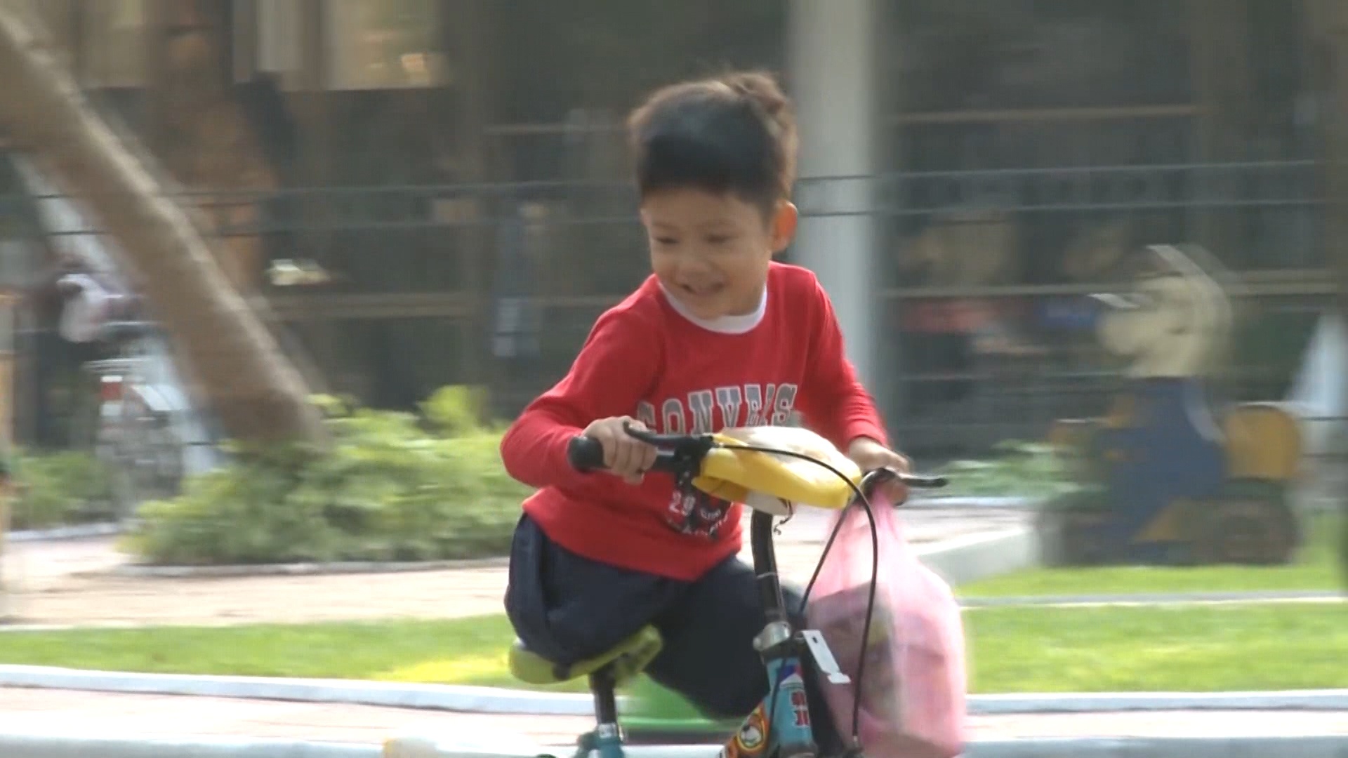 'Lua Thien Nhan' nhen nhom yeu thuong hinh anh